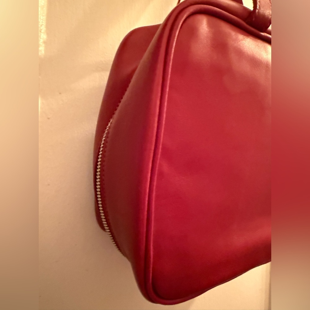 Red Leather coach toiletry bag - Picture 7 of 11